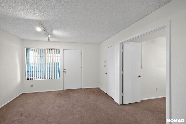 Foto del edificio - 1905 E University Dr