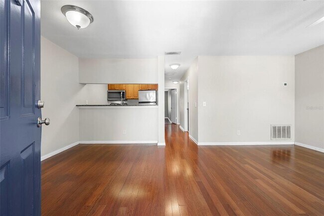Foto del edificio - 5440 S MacDill Ave