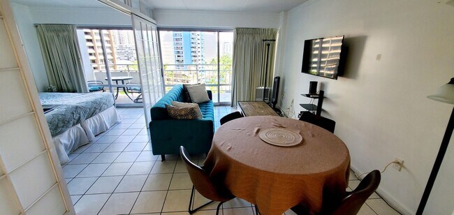 Building Photo - Fully Furnished One Bedroom- ILIKAI APT BL...