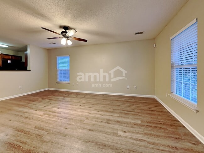 Foto del edificio - 8788 Red Oak Dr