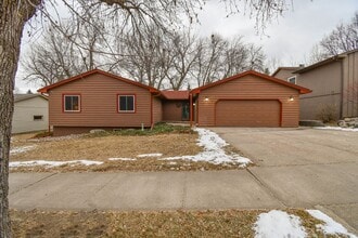 Building Photo - 3305 E 33rd St