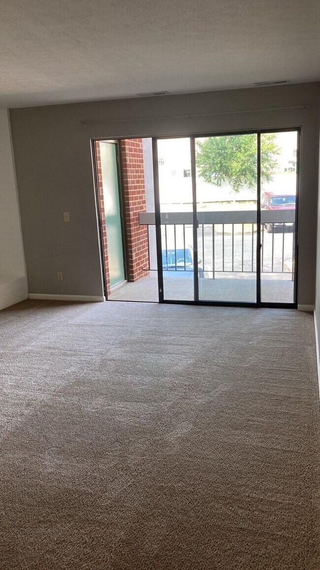 Foto del edificio - 1010 Blue Ridge Dr