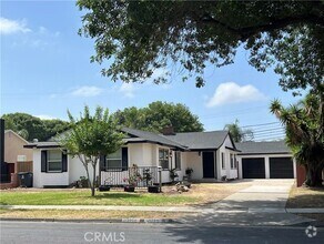 Building Photo - 1236 W Santa Clara Ave