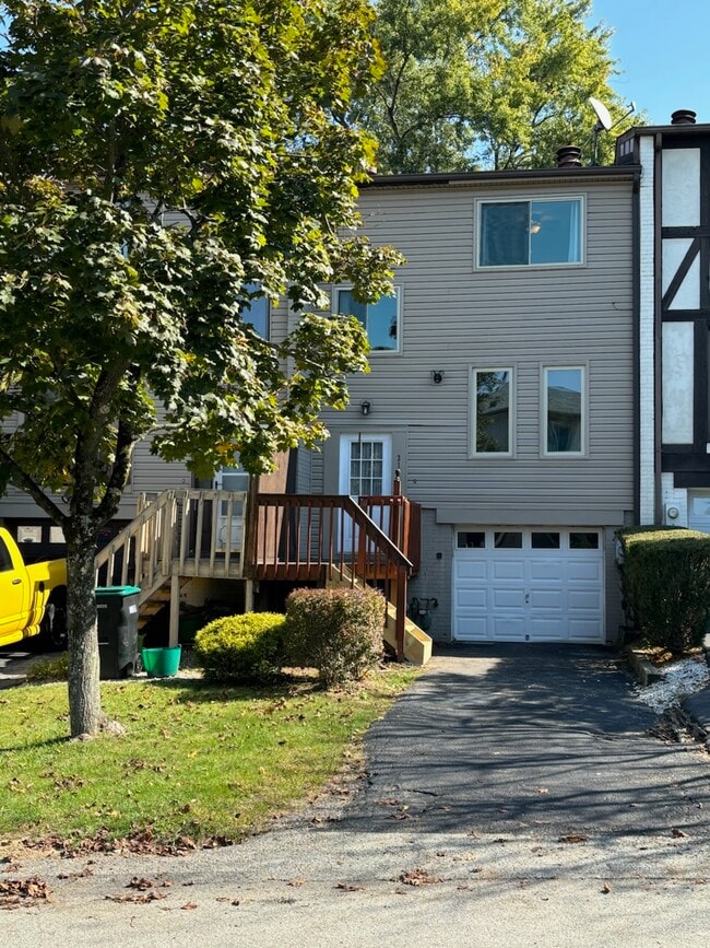 Building Photo - 3199 Camberly Dr