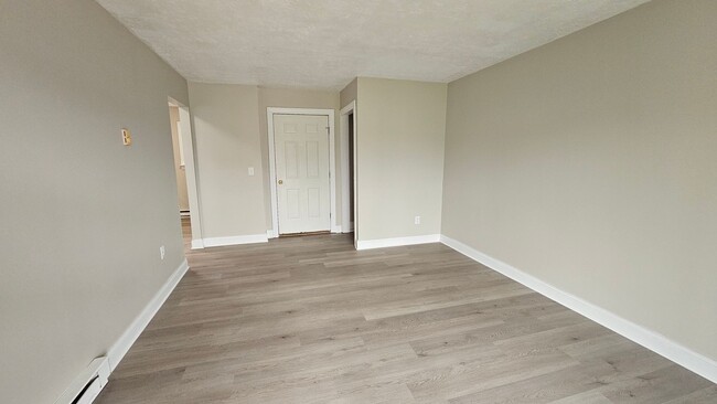 Building Photo - 940 Piper Rd