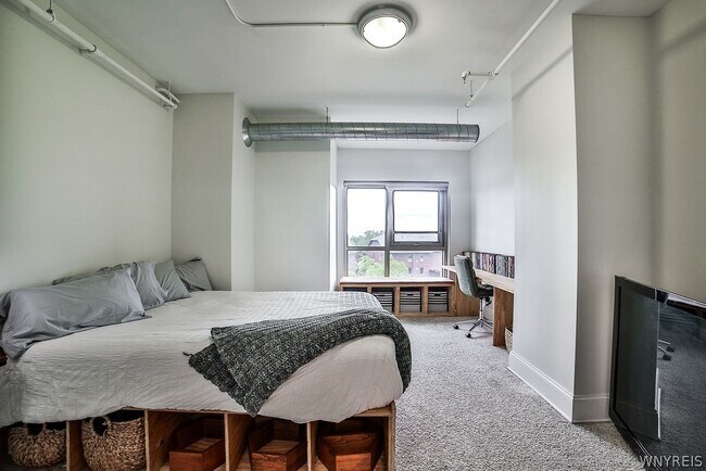 Foto del edificio - 132 Lakefront Blvd