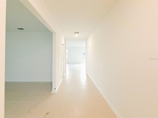 Foto del edificio - 4706 Golden Knight Blvd