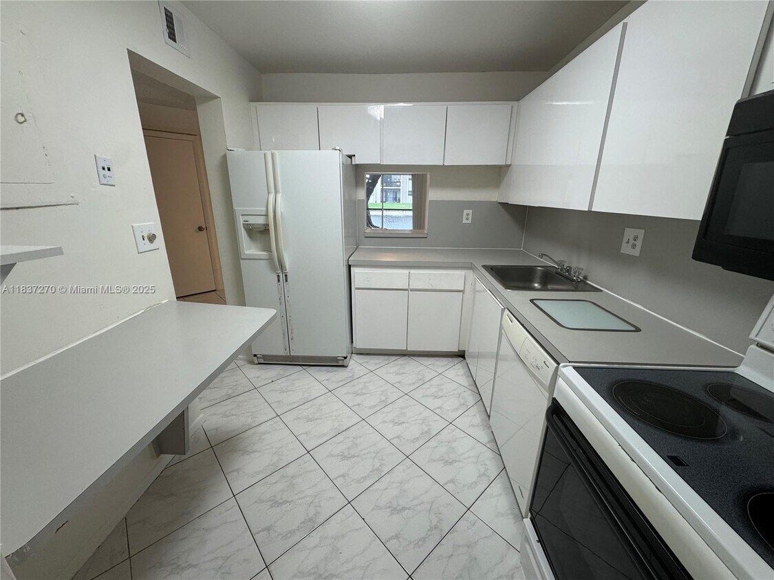Foto principal - 8051 S Colony Cir