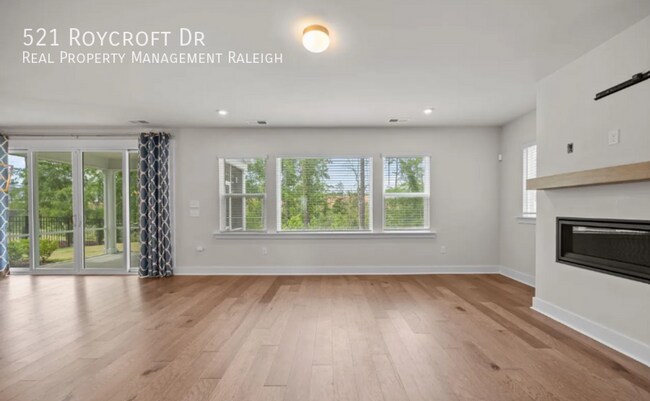 Foto del edificio - 521 Roycroft Dr