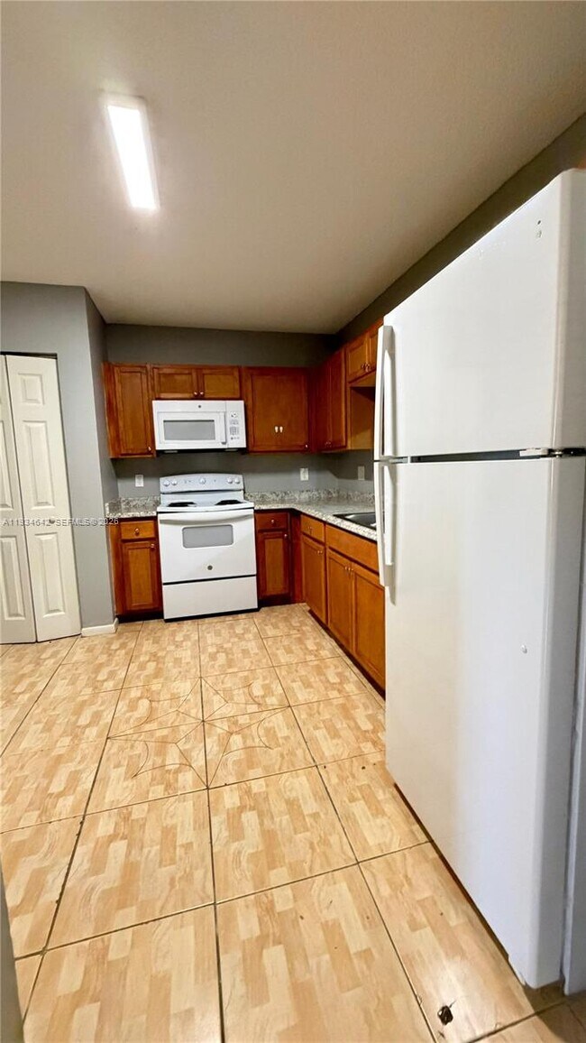 Foto del edificio - 11575 Royal Palm Blvd