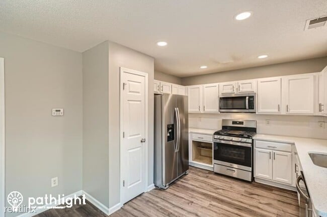 Building Photo - 3 br, 2.5 bath House - 42 Greystone Ridge ...