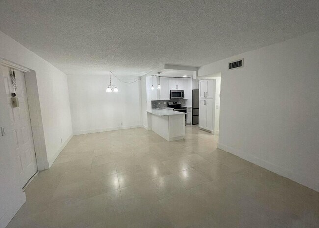Foto del edificio - 205 Foxtail Dr