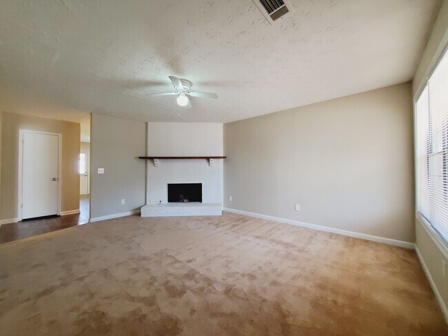 Building Photo - 809 Bellemeade Way SW
