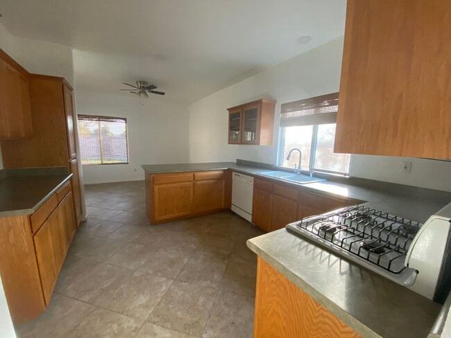Foto del edificio - Great location on this split floorplan 3 b...