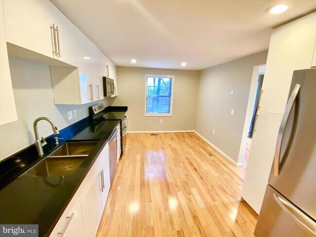 Foto del edificio - 9400 Candleberry Ct