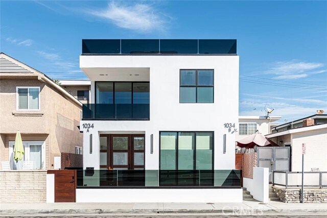 Primary Photo - 1034 W Balboa Blvd