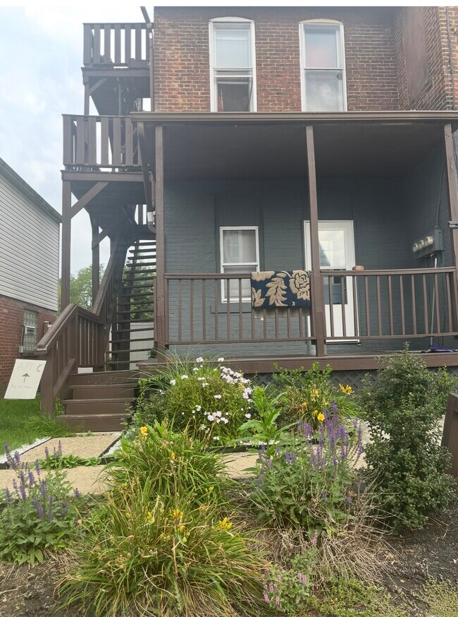 Foto del edificio - 915 Corbet St