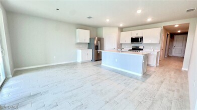 Building Photo - 17710 Shade Tree Loop