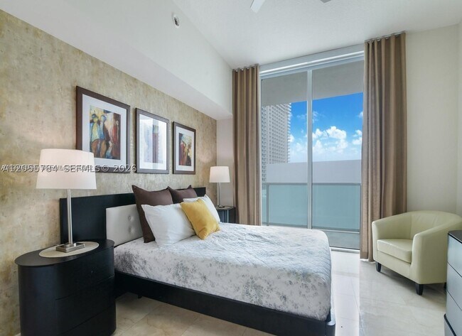 Building Photo - 150 Sunny Isles Blvd