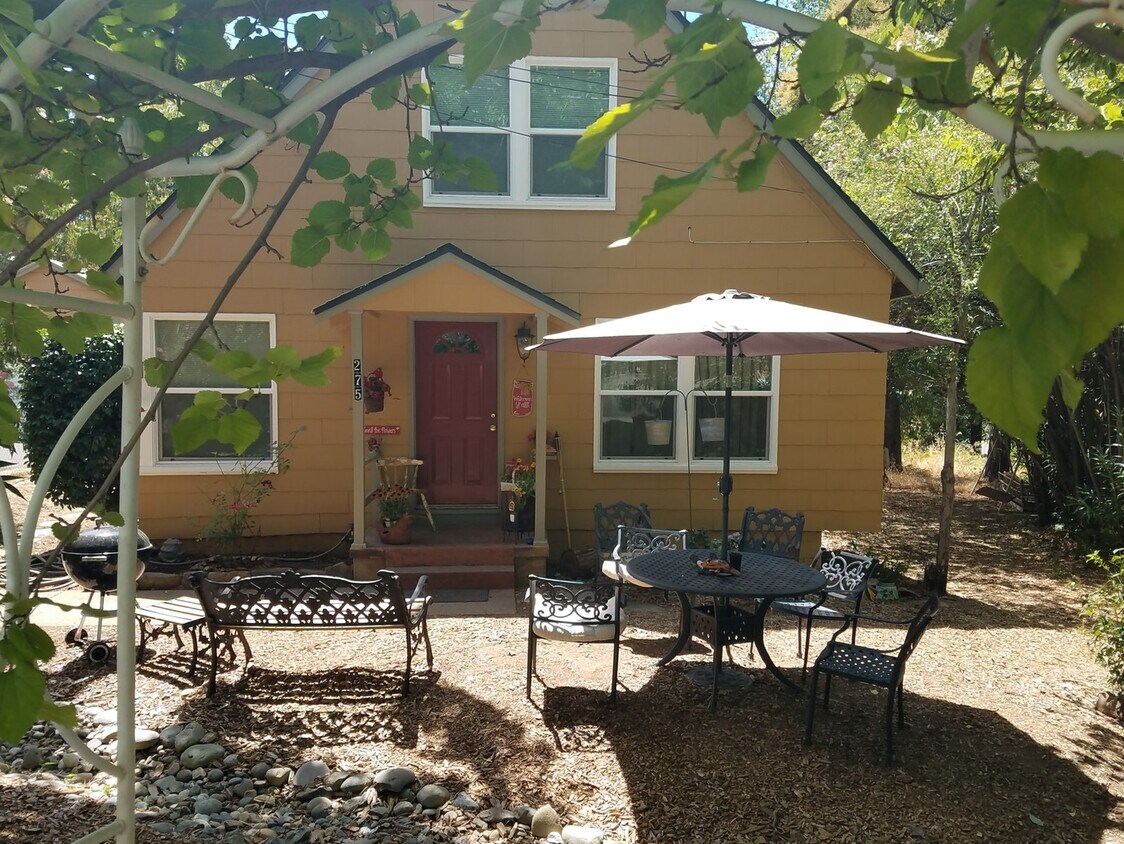 Primary Photo - 275 Chamberlain Avenue