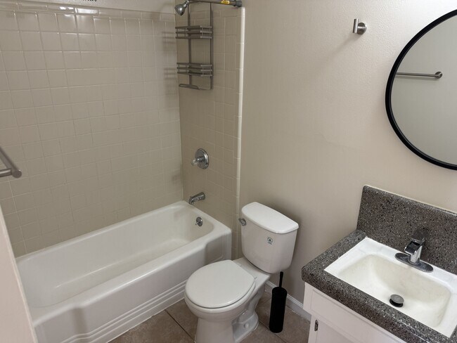 Baño - Augusta Terrace Apartments