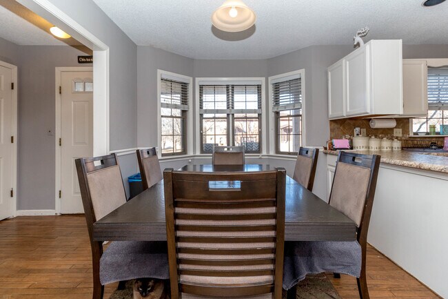 Foto del edificio - Large SW CoMo Duplex - 4 bed - 2.5 bath