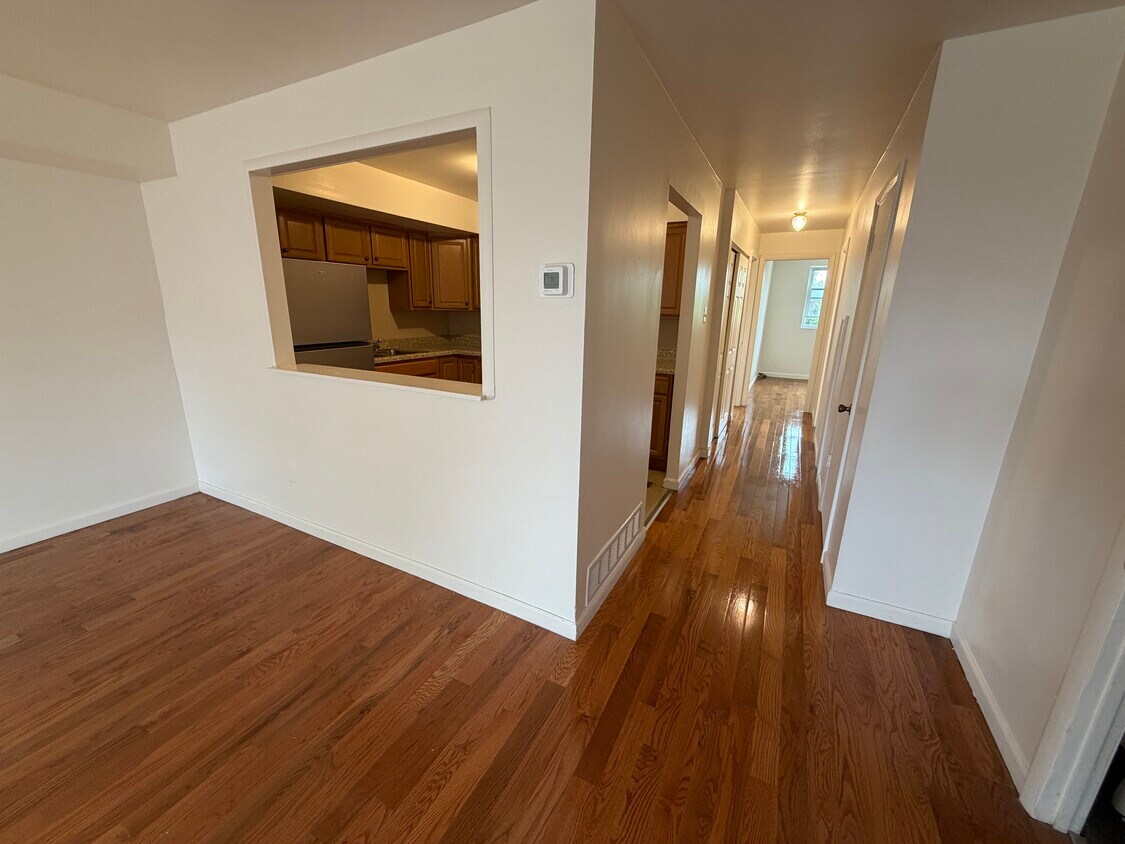 Foto del edificio - 3360 Fairdale Rd
