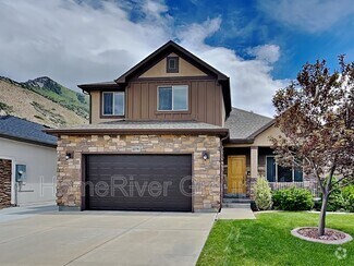 Building Photo - 10796 N La Costa