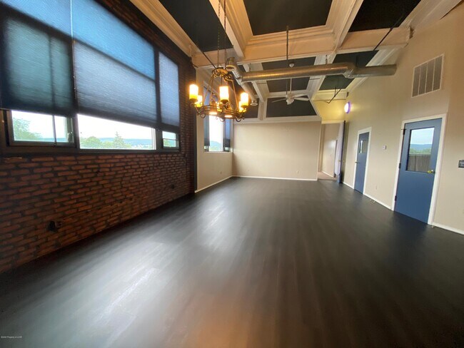 Foto del edificio - 900 Rutter Ave