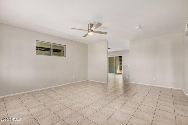 Foto del edificio - 3419 W Glenn Dr
