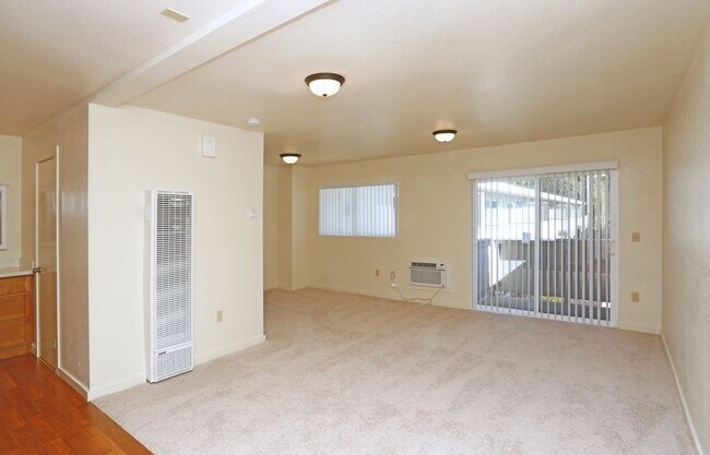 Foto del interior - Twin Pines Manor Apartments
