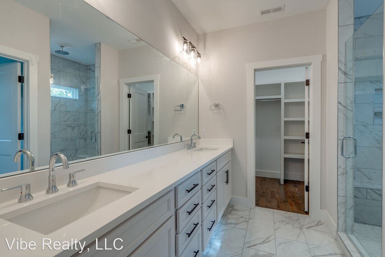 Primary Photo - 4 br, 2.5 bath House - 1612 Essex Ave