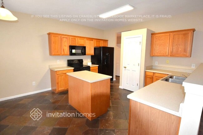 Foto del edificio - 3000 Moonstone Ln