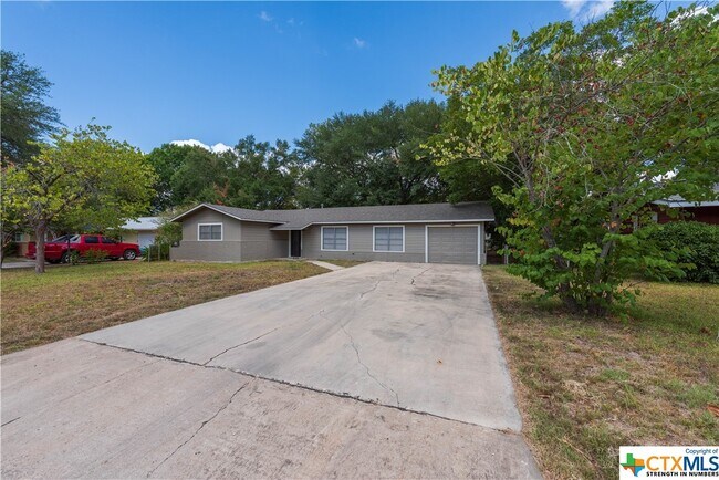 Building Photo - 125 Palmo Dr