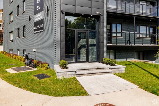 Photo du bâtiment - 5695 Rue Saint-Jacques