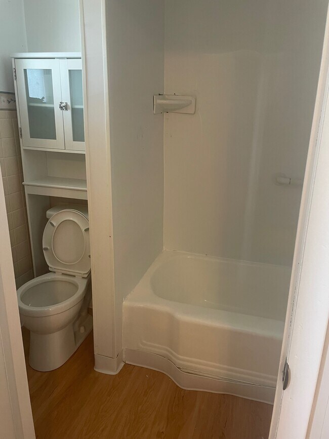 Building Photo - 417 Smith St