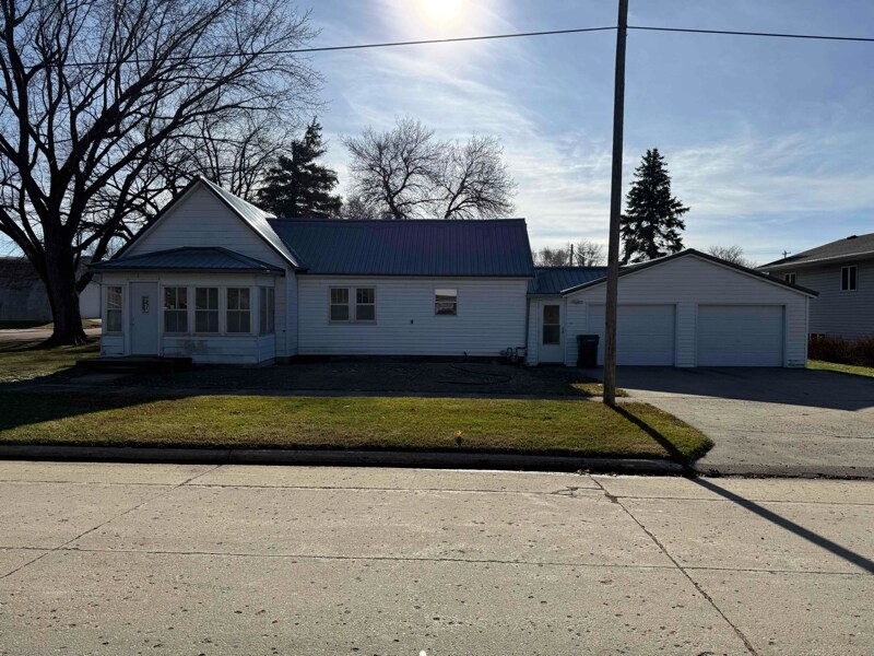 Foto principal - 215 1st St NW