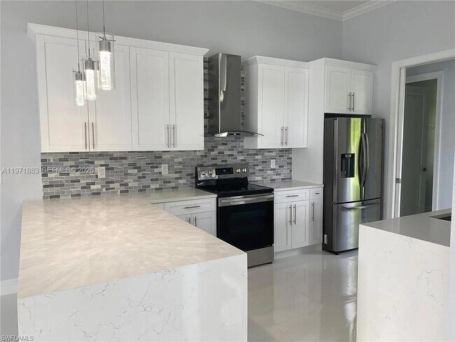 Foto del edificio - 3738 SE Santa Barbara Pl