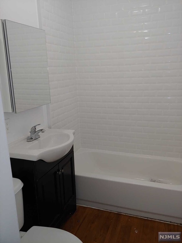 Foto del edificio - 296 Preakness Ave