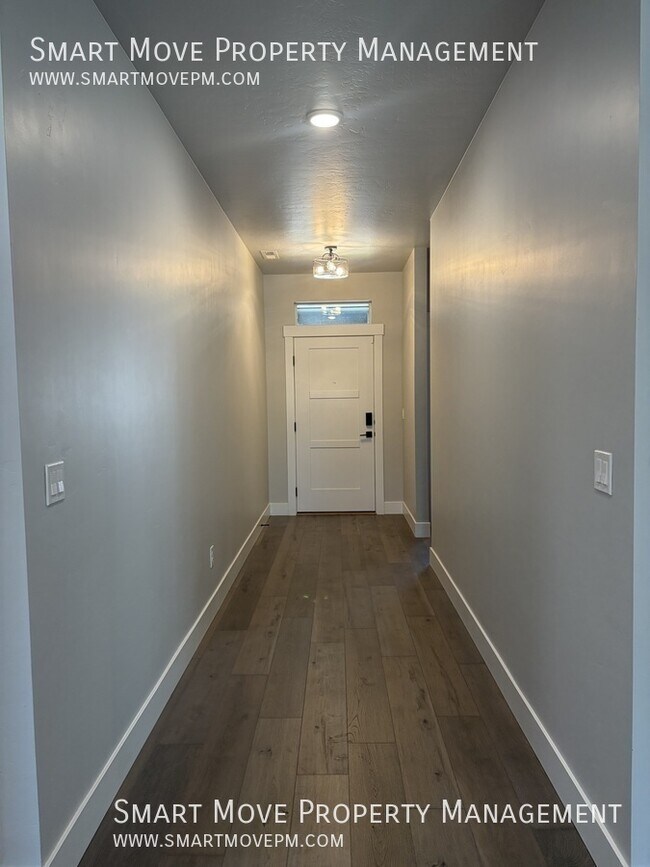 Foto del edificio - 7161 W Riverwood St