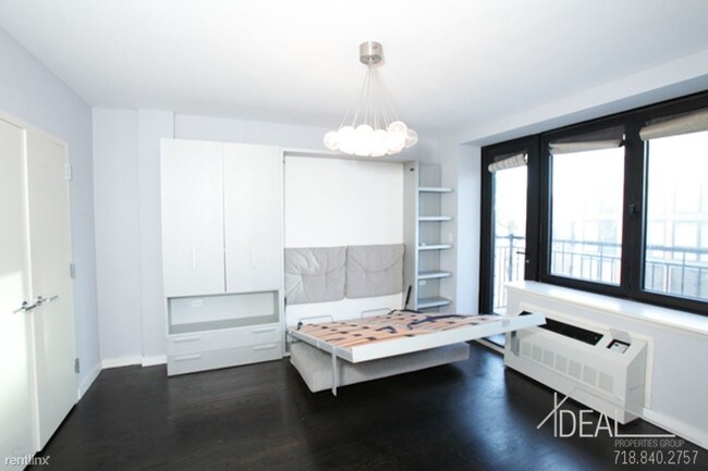 Foto del edificio - 84 Grand Ave