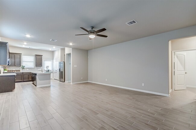 Foto del edificio - 5311 Sunway Dr
