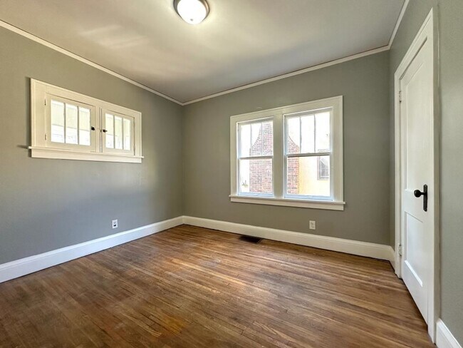 Foto del edificio - Exquisite 4 Bedroom 2 Bathroom Home in Min...