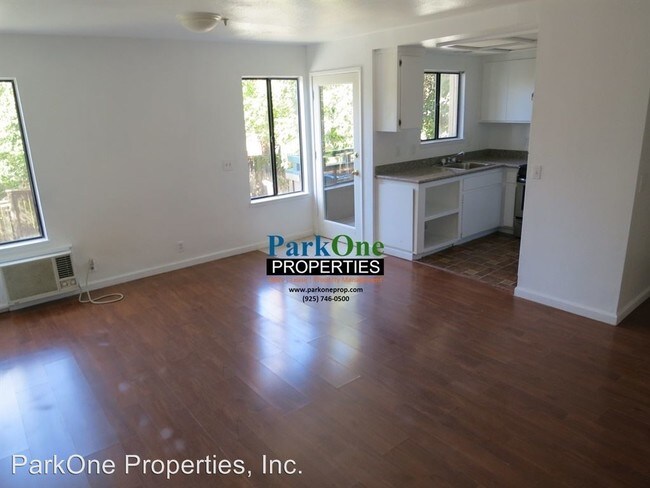 Building Photo - 2065 Riley Ct