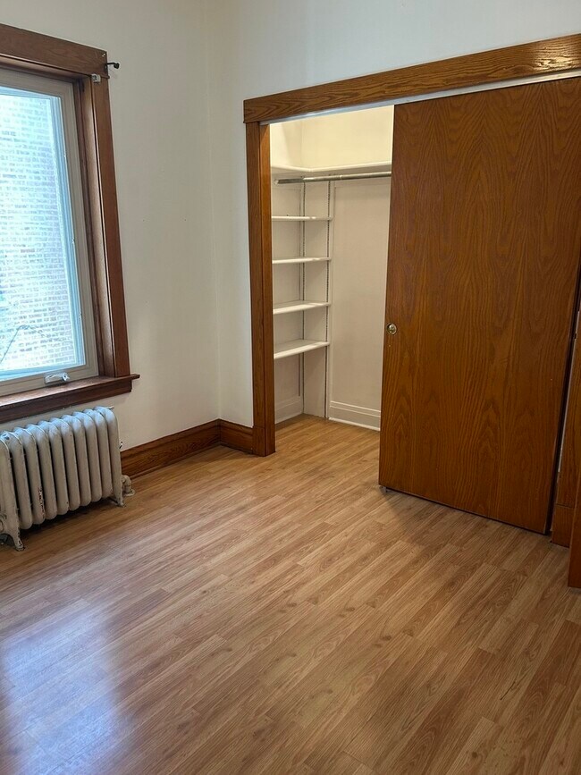 Foto del edificio - 2237 Elmwood Ave