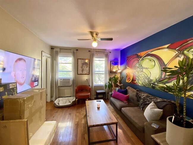 Foto del edificio - 393 1st St