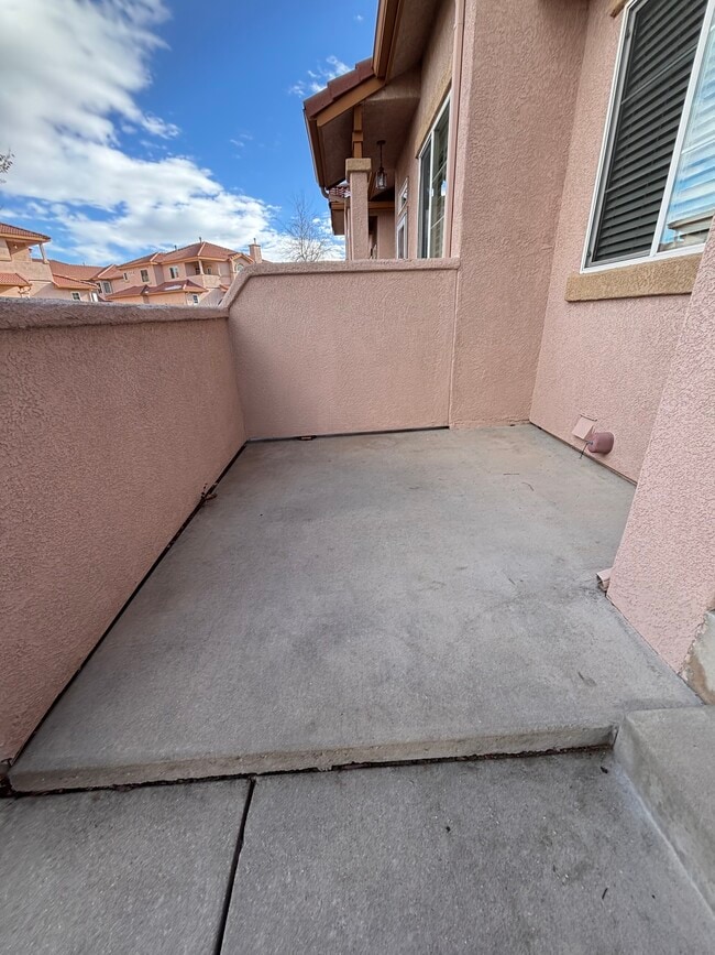 Building Photo - 7154 Sand Crest View