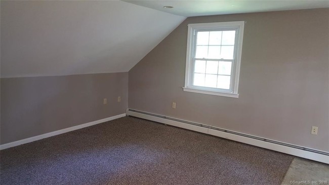 Building Photo - 6 Rose Garden Ln