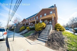 Building Photo - 828 Dennison Ave