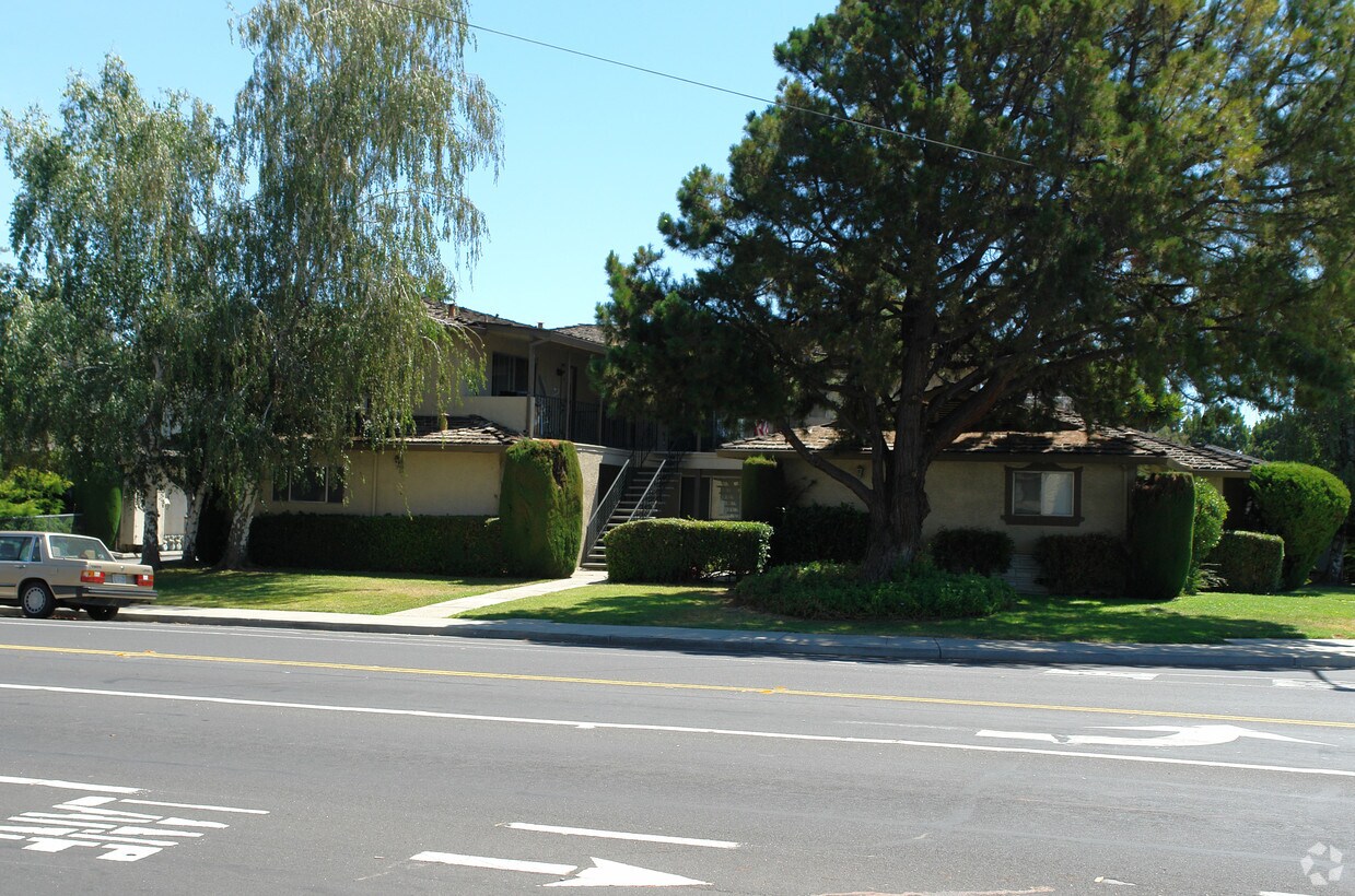 Building Photo - 3285 Homestead Rd